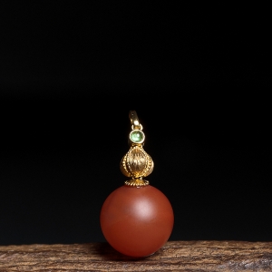 18K柿子红南红圆珠吊坠