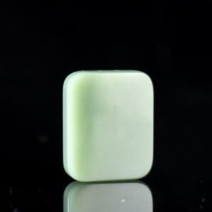 山料和田碧玉粉青无事牌吊坠