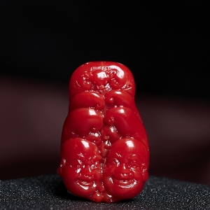 阿卡牛血红珊瑚弥勒佛吊坠