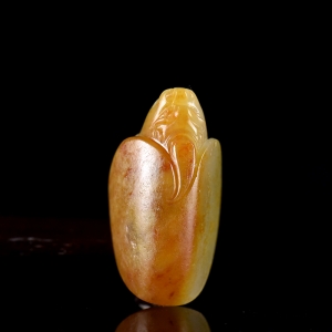 籽料和田玉龙龟吊坠