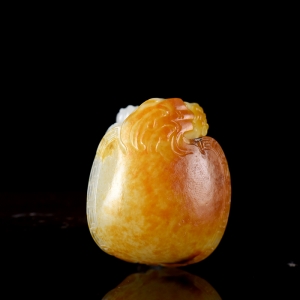 籽料和田白玉龙龟吊坠