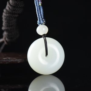 籽料和田白玉平安扣吊坠