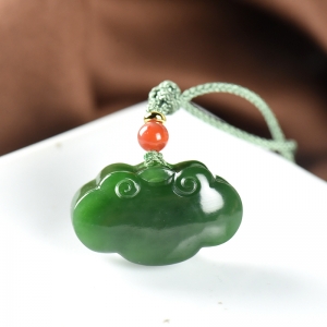 山料和田碧玉平安锁吊坠