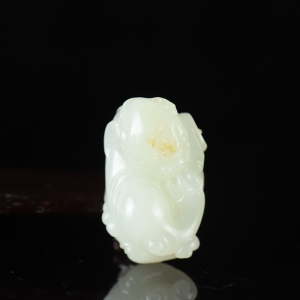 籽料和田白玉貔貅吊坠