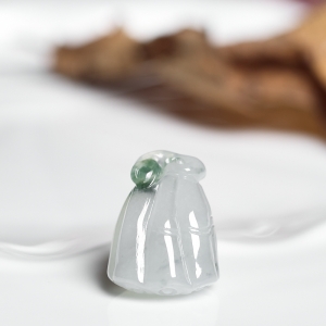 糯冰种飘花翡翠莲蓬吊坠