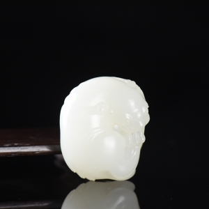 籽料和田白玉貔貅吊坠