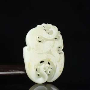 籽料和田白玉龙凤吊坠