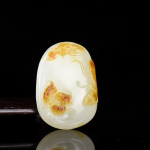 籽料和田白玉蝶恋花吊坠