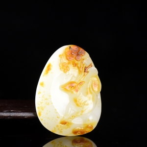 籽料和田白玉小鹿吊坠