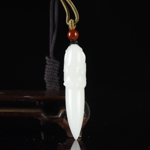 山流水料和田白玉龙牙吊坠