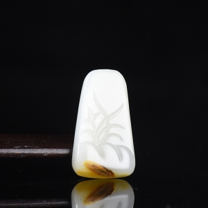 籽料和田白玉兰花吊坠