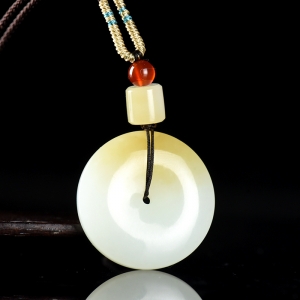 山料和田糖白玉平安扣吊坠