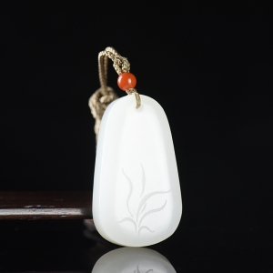 山料和田白玉兰花吊坠