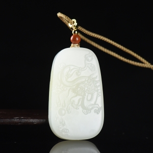 山料和田白玉龙腾万里吊坠