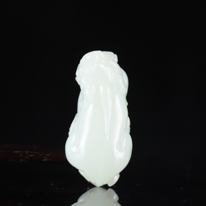 山流水料和田白玉貔貅吊坠