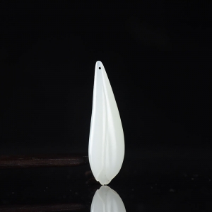 籽料和田白玉玉兰花吊坠