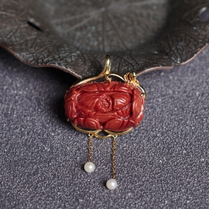 18K柿子红南红花开富贵吊坠