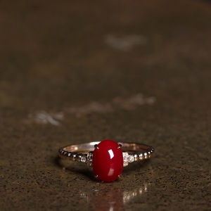 18K阿卡牛血红珊瑚戒指