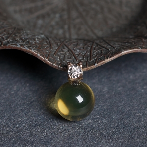 18K墨西哥蓝珀圆珠吊坠