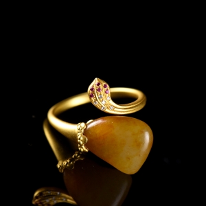 18K籽料和田玉原石戒指