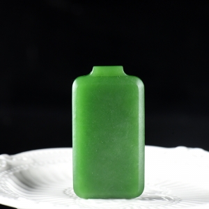 山料和田碧玉无事牌吊坠