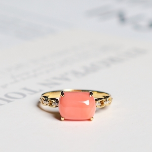 18KMOMO珊瑚方形戒指