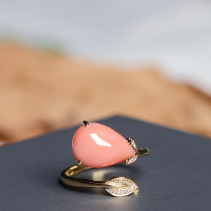 18KMOMO珊瑚水滴戒指