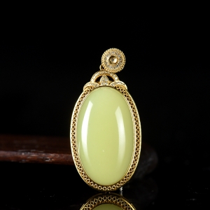 18K山料和田黄玉吊坠