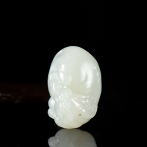 籽料和田白玉貔貅吊坠