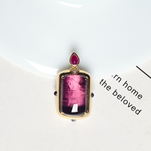 18K紫色碧玺方形吊坠