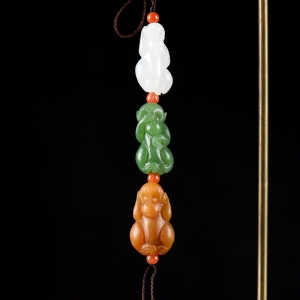 山料和田玉多宝三不猴手机链