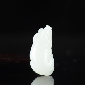 山流水料和田白玉牛吊坠