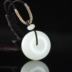 籽料和田白玉平安扣吊坠