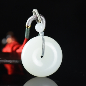 籽料和田白玉平安扣吊坠