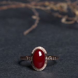 18K阿卡牛血红珊瑚戒指