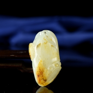 籽料和田白玉节节高吊坠