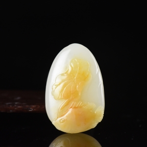 籽料和田白玉年年有余吊坠