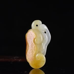 籽料和田白玉如意吊坠