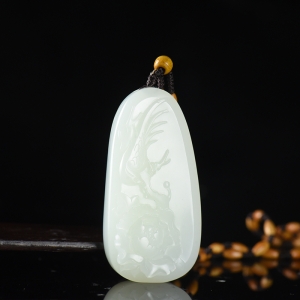 籽料和田白玉凤穿牡丹吊坠