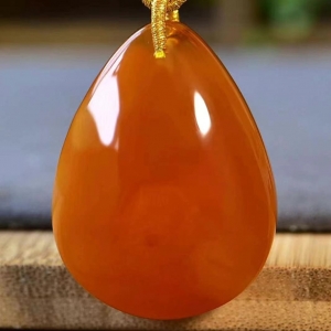 蜜糖红蜜蜡水滴吊坠