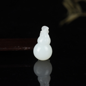 籽料和田白玉葫芦吊坠