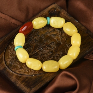 鸡油黄蜜蜡随形单圈手串