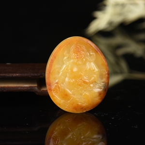 籽料和田白玉黄皮黄财神吊坠