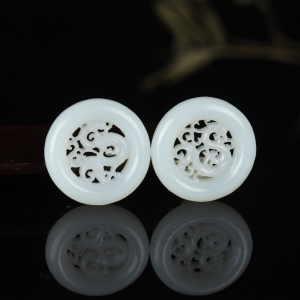 籽料和田白玉龙凤吊坠（二件）