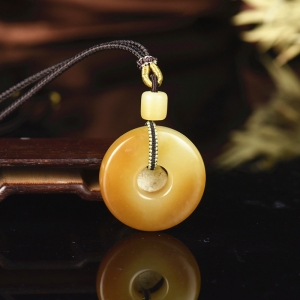 山料和田玉糖白平安扣吊坠