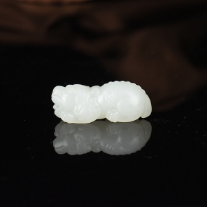 山料和田白玉大权在握吊坠