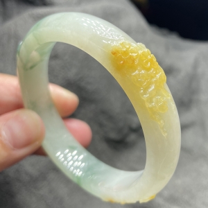 53mm糯冰种黄翡飘花翡翠手镯