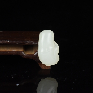 籽料和田白玉节节高吊坠