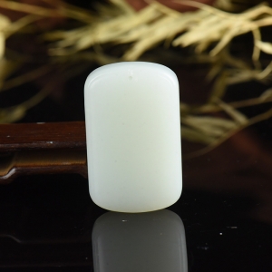 籽料和田白玉无事牌吊坠