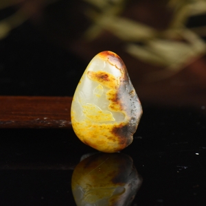 籽料和田玉荷塘清趣吊坠